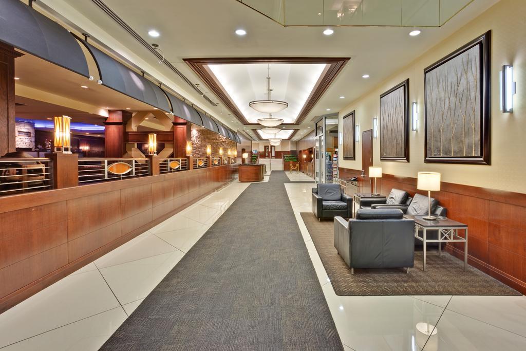 Holiday Inn Montreal Midtown Extérieur photo